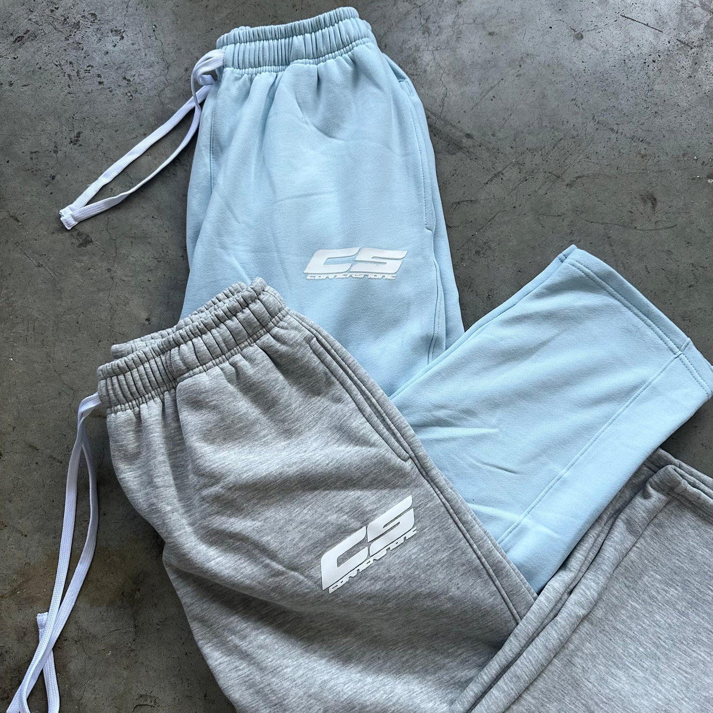 LOOSE TRACKPANTS IN POWDER BLUE