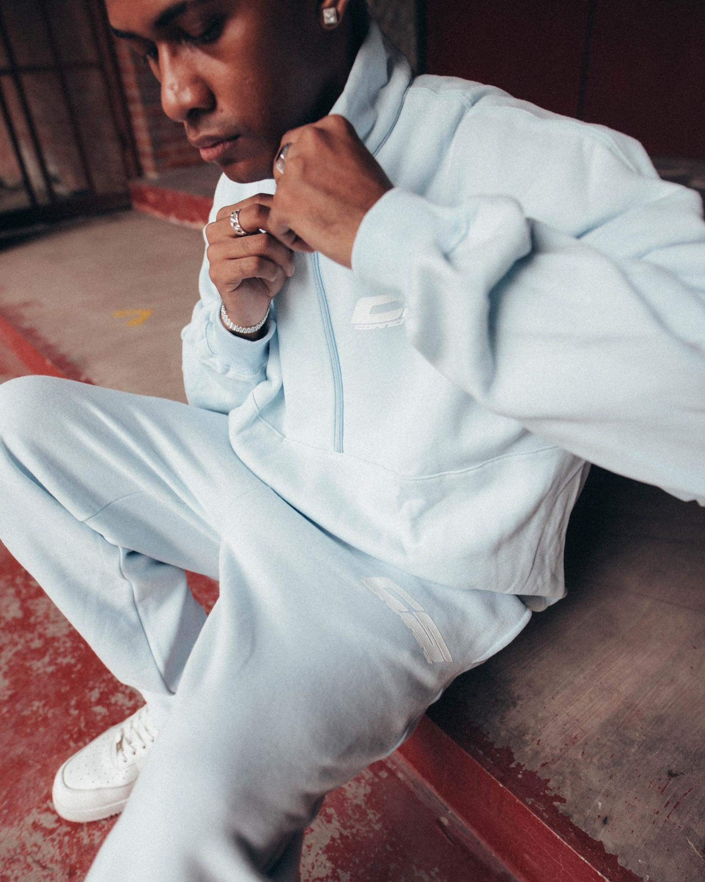 LOOSE TRACKPANTS IN POWDER BLUE