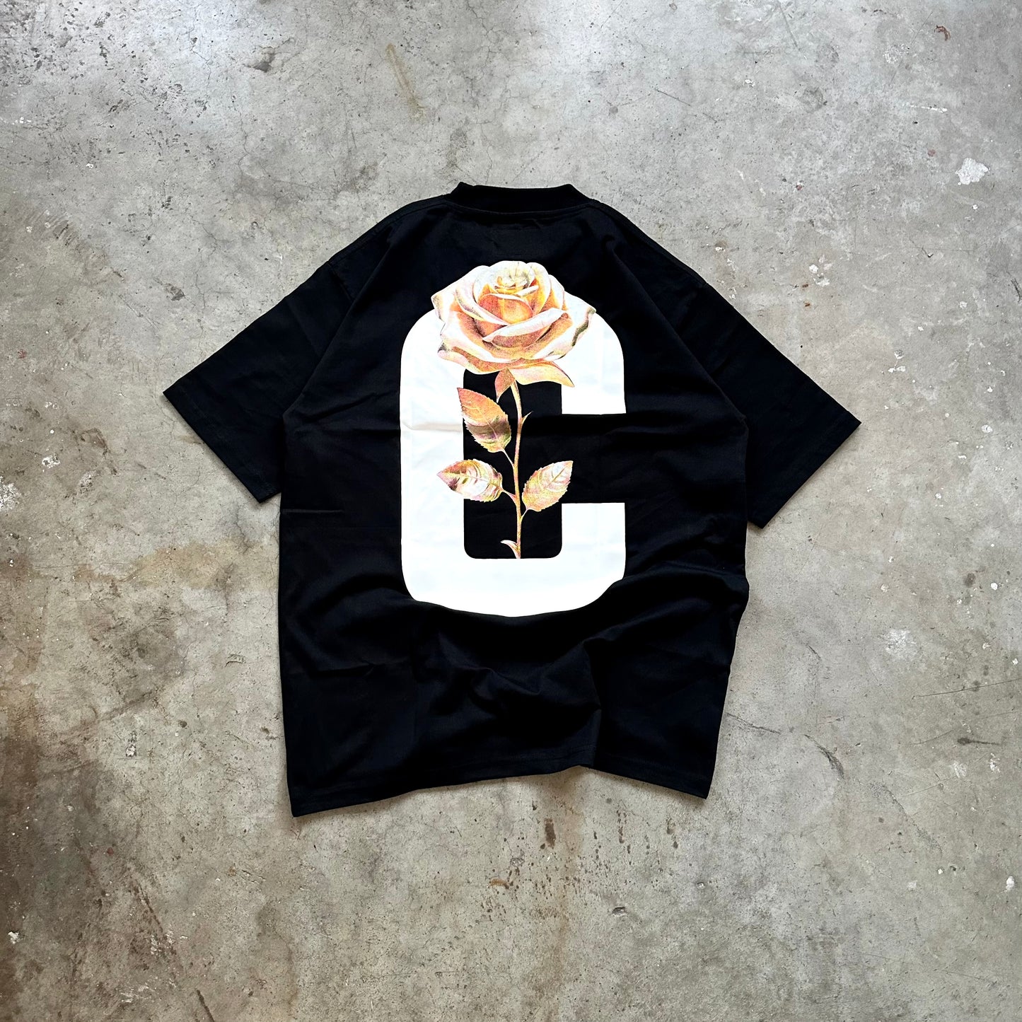 OVERSIZED TEE IN BLACK "GOLD ROSE"
