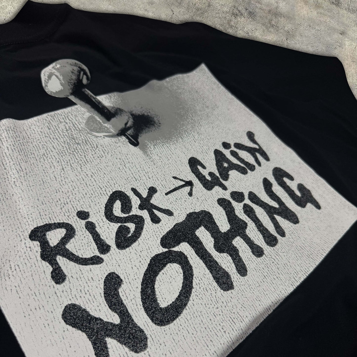 PINNED NOTE TEE
