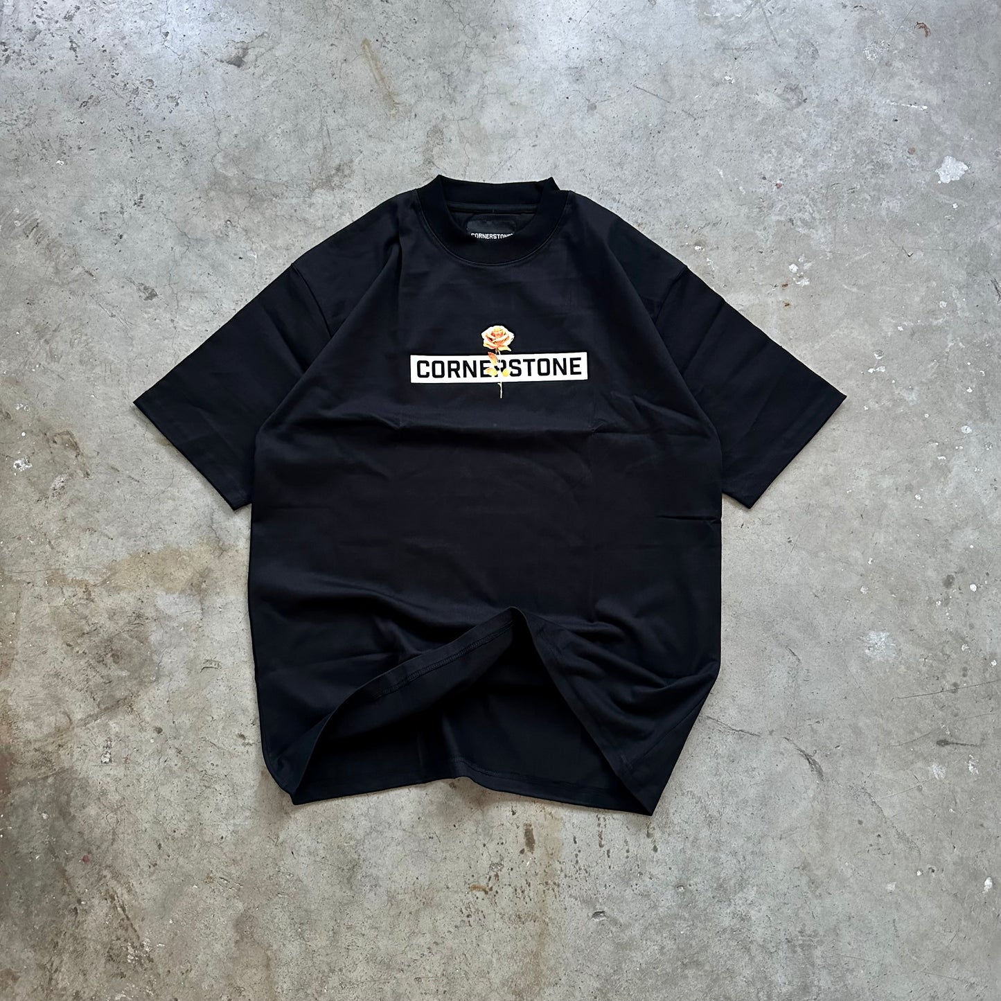 OVERSIZED TEE IN BLACK "GOLD ROSE"