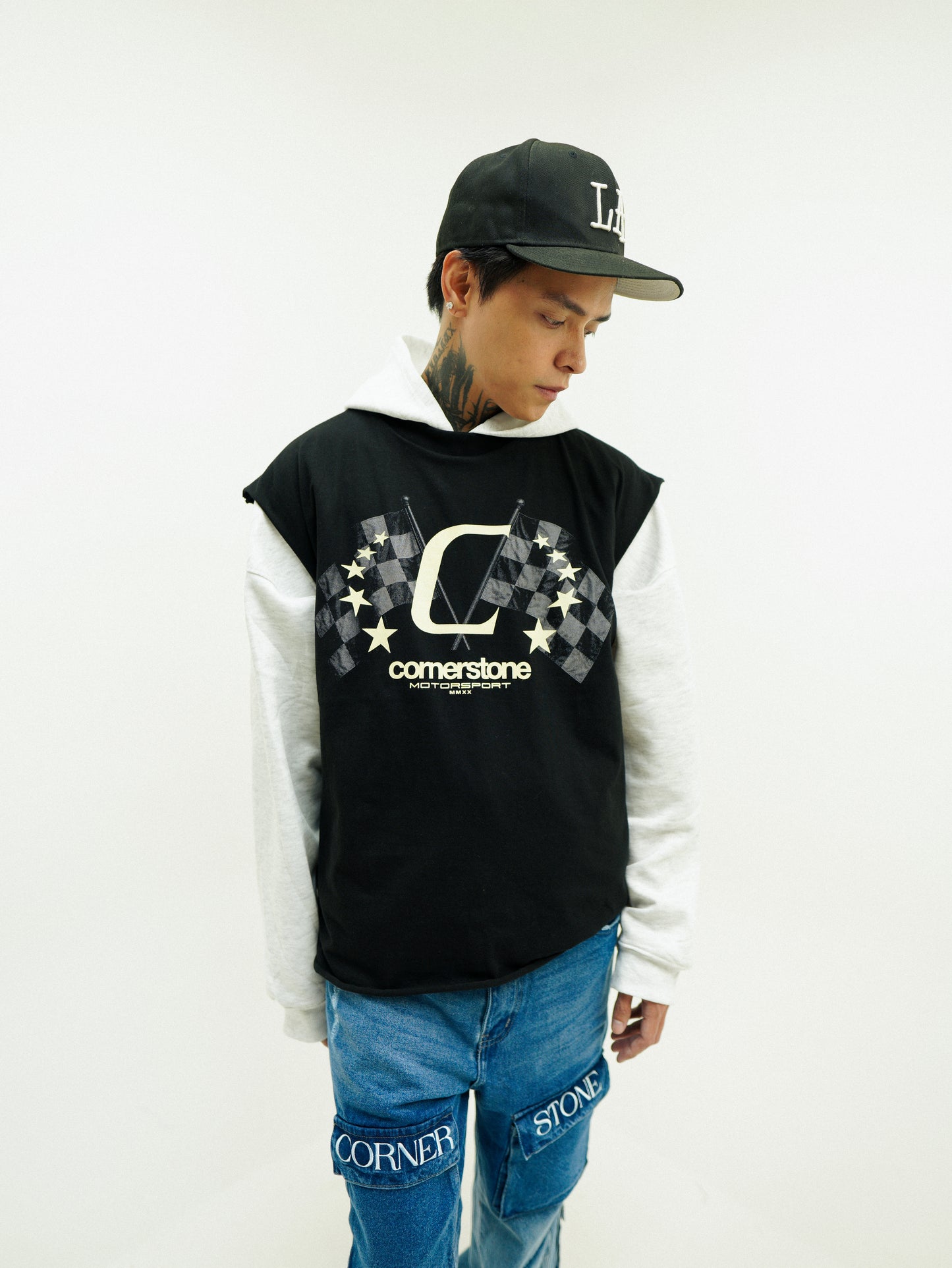 RAW HEM RACING FLAG MUSCLE TEE