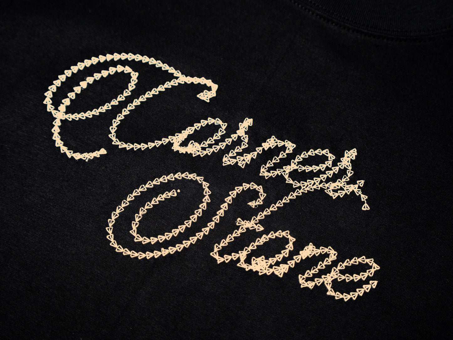 BOXY CROPPED CHAINSTITCH CURSIVE TEE