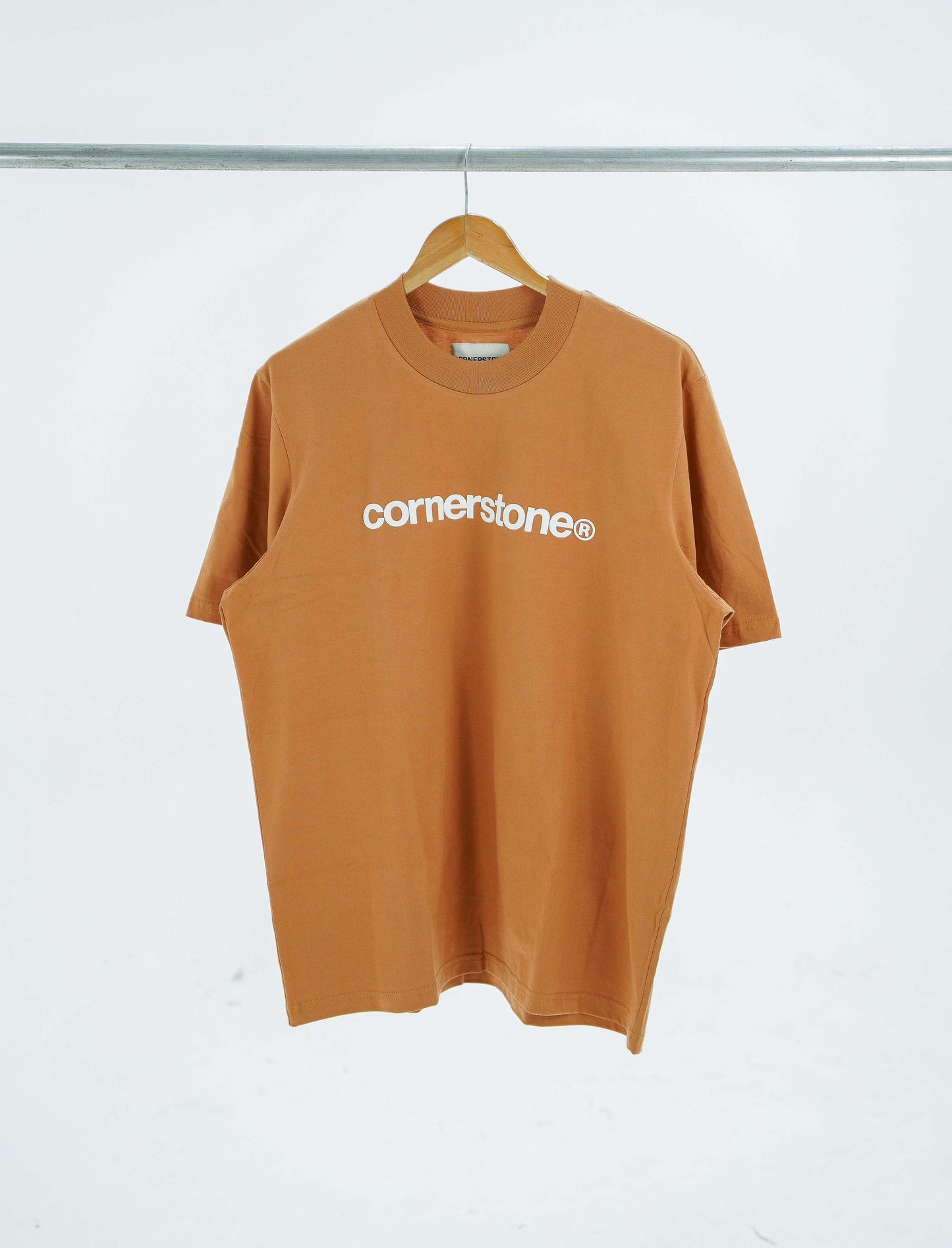 CORNERSTONE BOLD LOGO TEE IN MOCHA