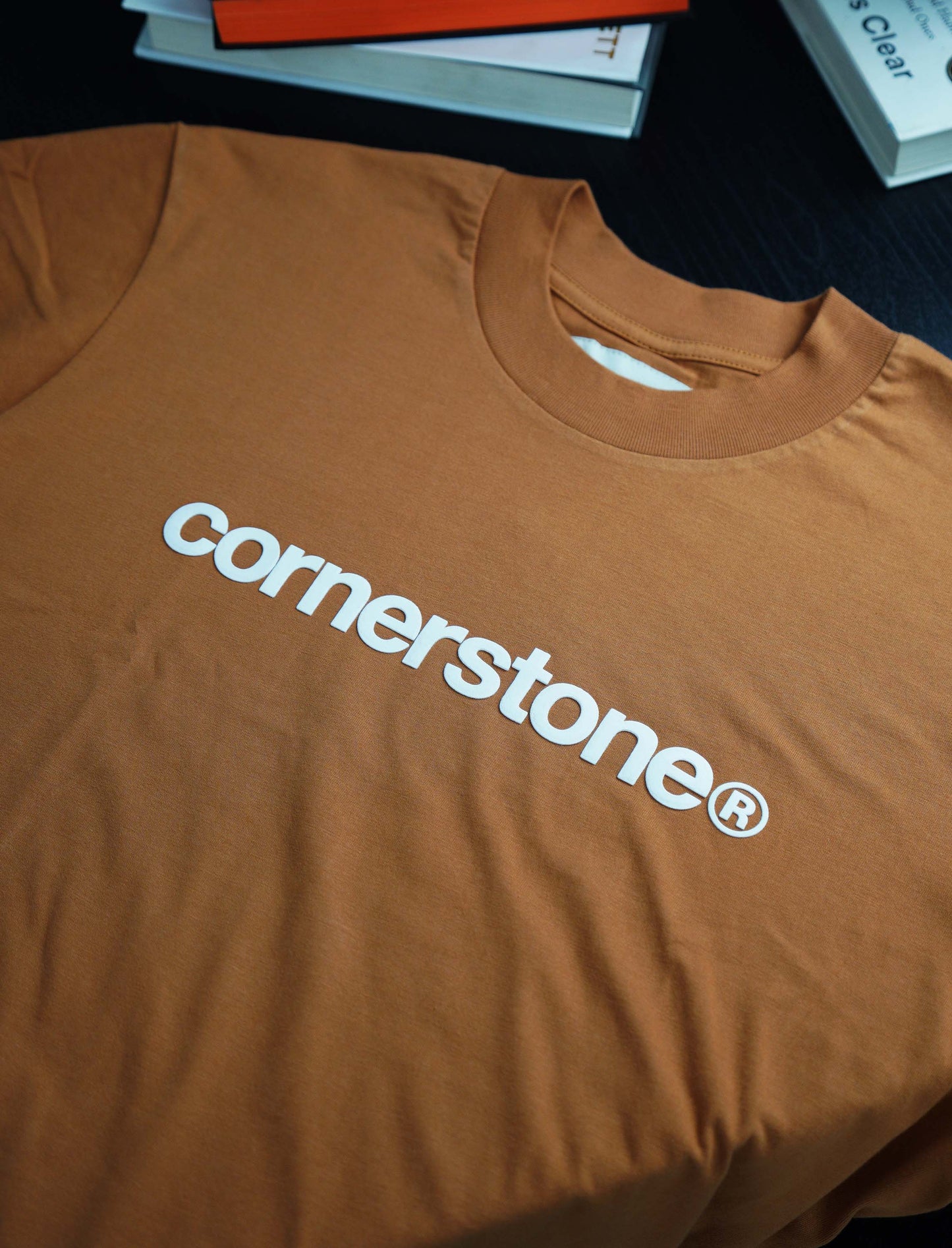 CORNERSTONE BOLD LOGO TEE IN MOCHA