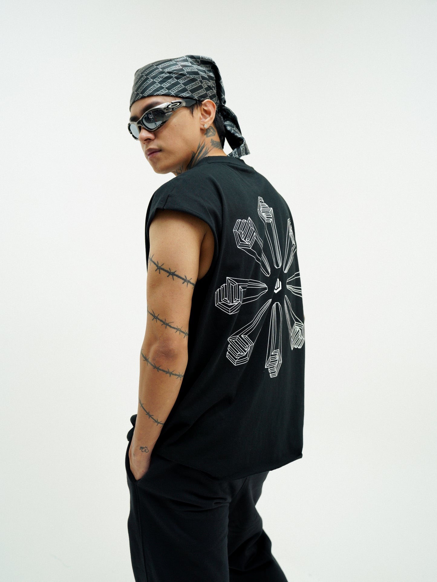 RAW HEM PILLAR MUSCLE TEE