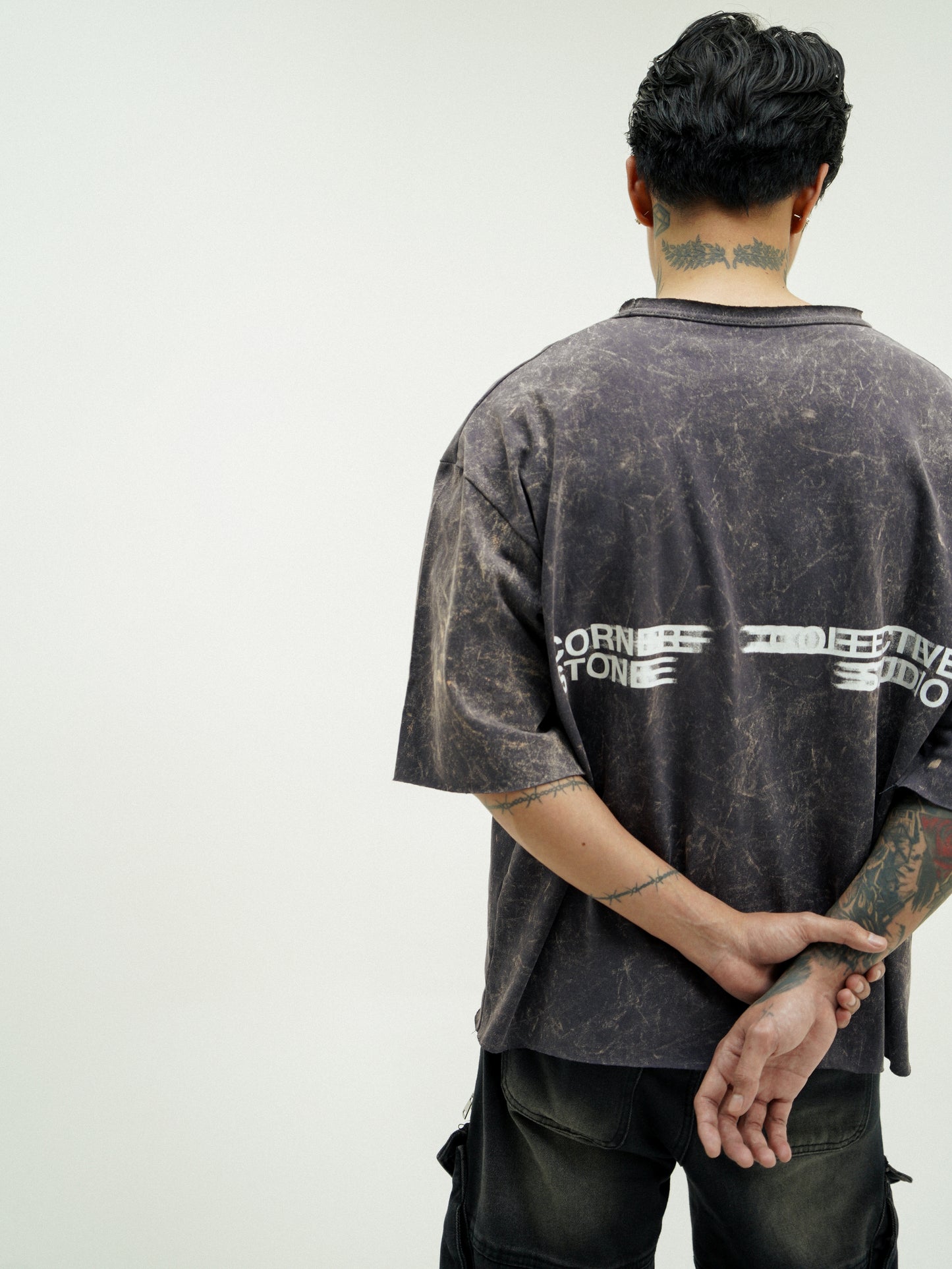 RAW HEM ACID WASH TEE "COLLECTIVE"