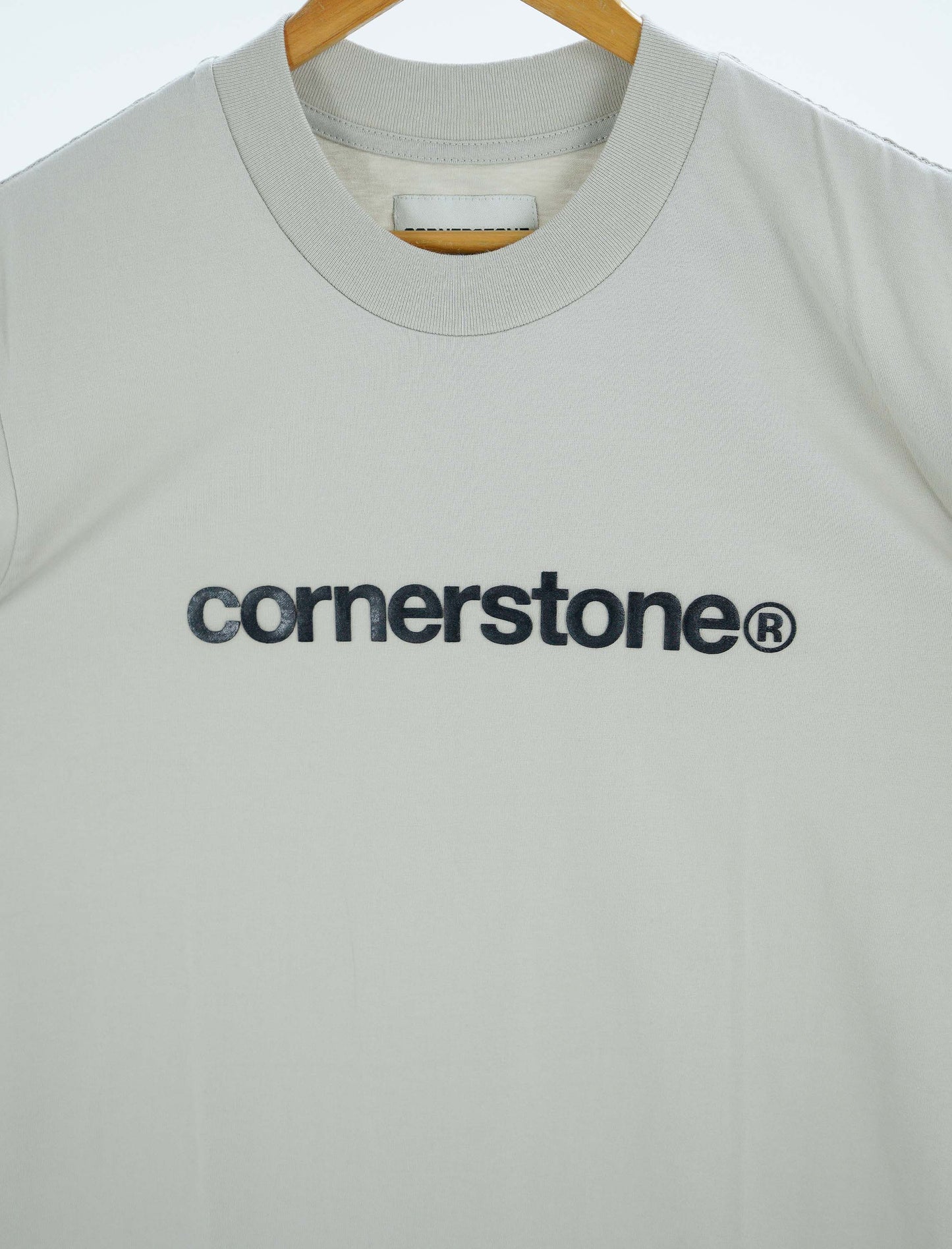 CORNERSTONE BOLD LOGO TEE IN CEMENT