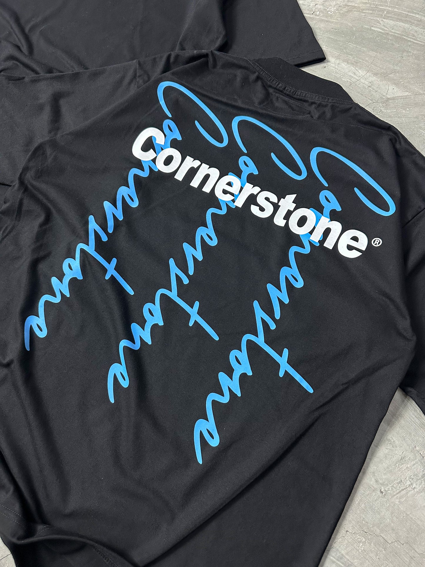 "CURSIVE" T-SHIRT IN BLACK
