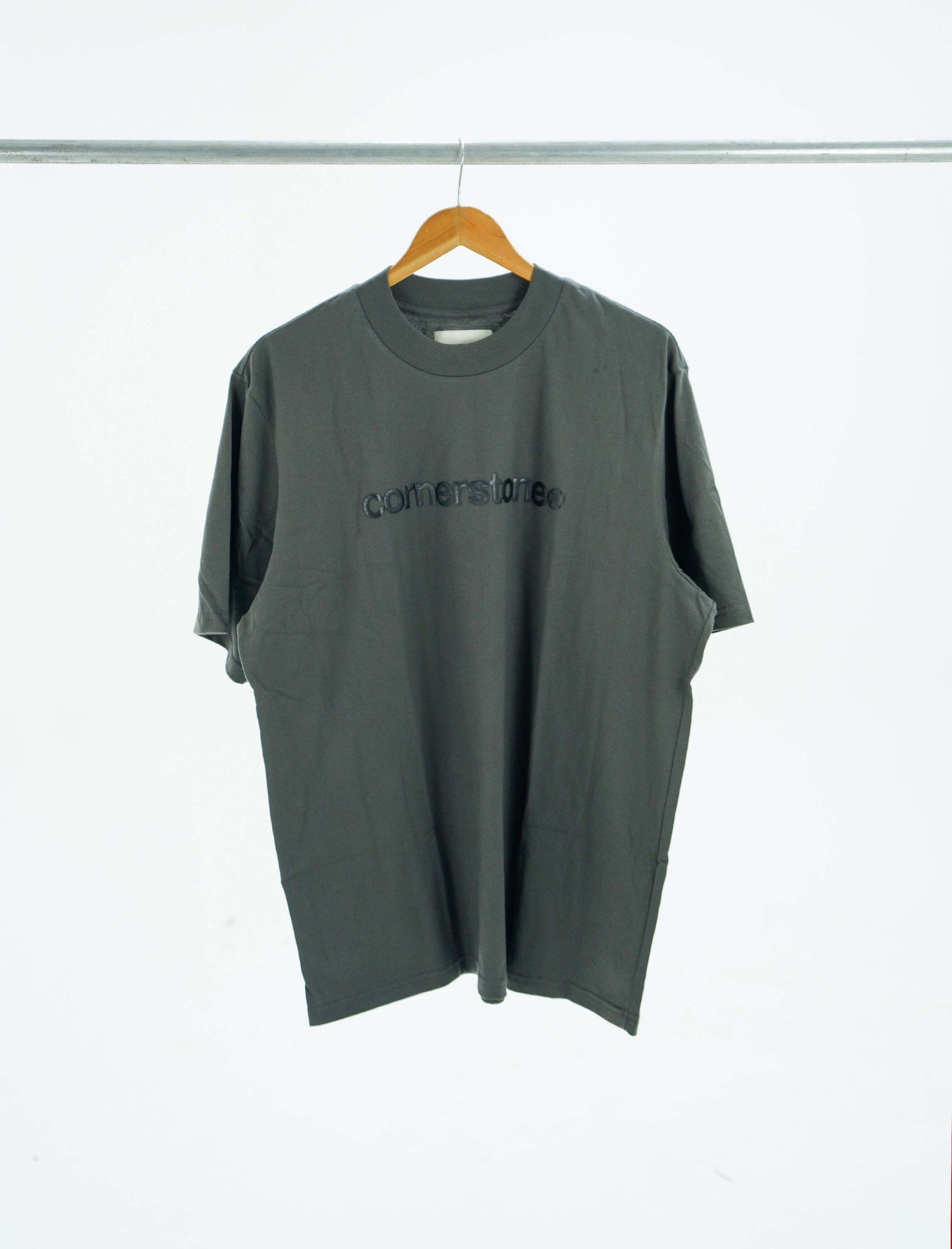 CORNERSTONE BOLD LOGO TEE IN GRAPHITE